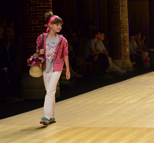 Desfile de Bóboli moda infantil en la 080 Barcelona Fashion pasarela de moda verano 2015-11