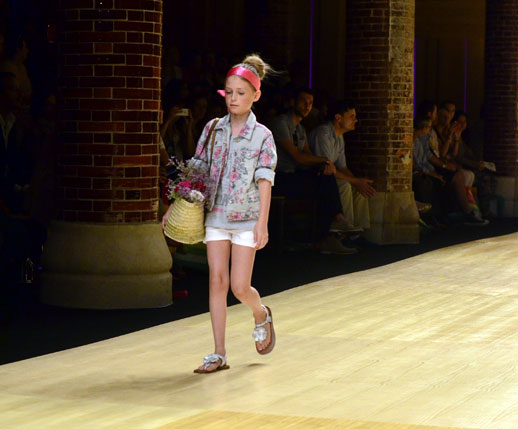 Desfile de Bóboli moda infantil en la 080 Barcelona Fashion pasarela de moda verano 2015-15