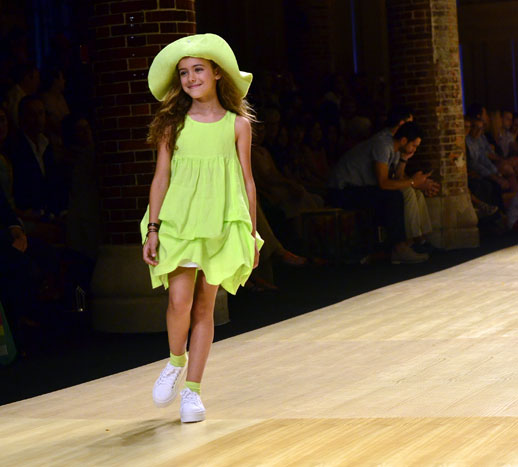 Desfile de Cóndor moda infantil en la 080 Barcelona Fashion pasarela de moda verano 2015-3