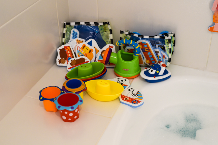 Juguetes de baño para cada edad - Blog - Nuby™